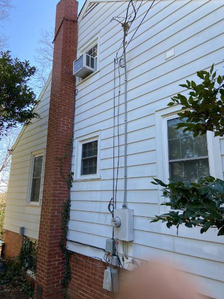 Cleaning aluminum siding can be tricky due to oxidation