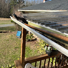 Gutter-Cleaning-in-Greensboro-NC-27406 1