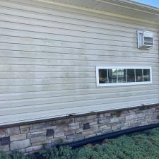 Pressure-washing-vinyl-siding-soft-washing-vinyl 0